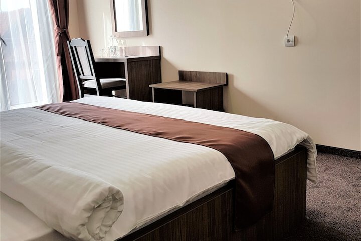 Room 32 of 73