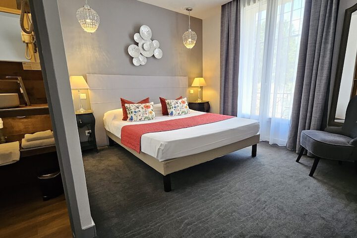 Room 43 of 123