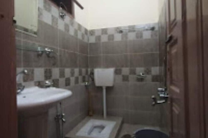 Room 8 of 8