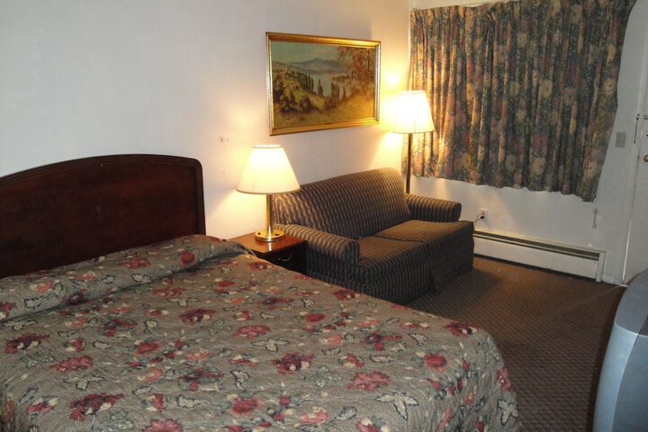 Room 6 of 14