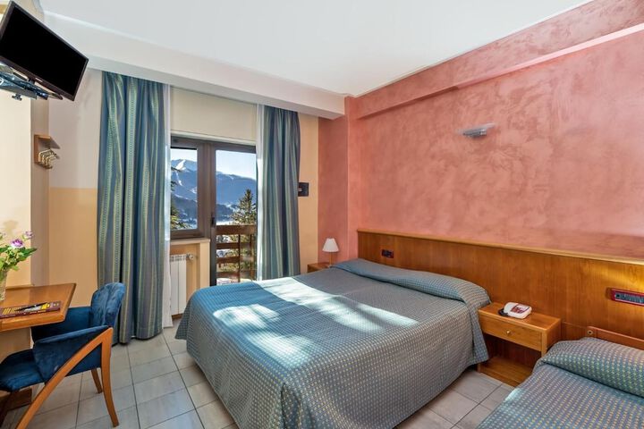 Room 13 of 65