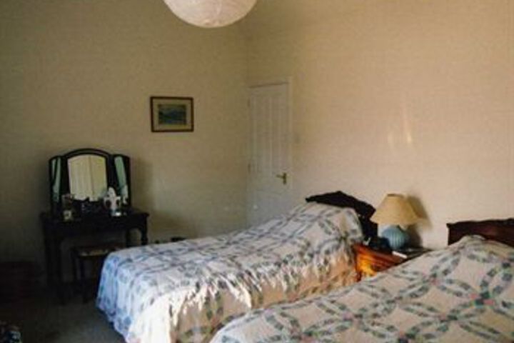 Room 6 of 13