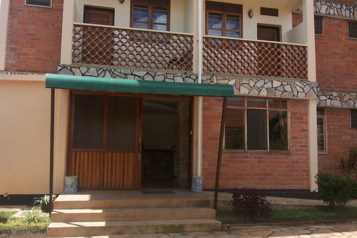 Hotel 2 of 81