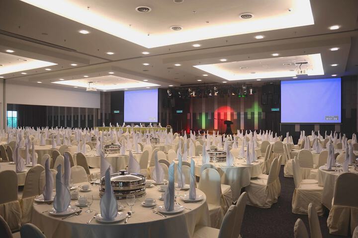 Wedding/Banquet 21 of 34