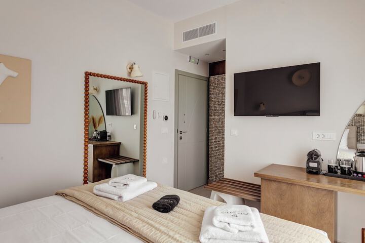 Room 37 of 193