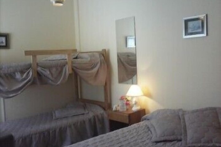 Room 5 of 12