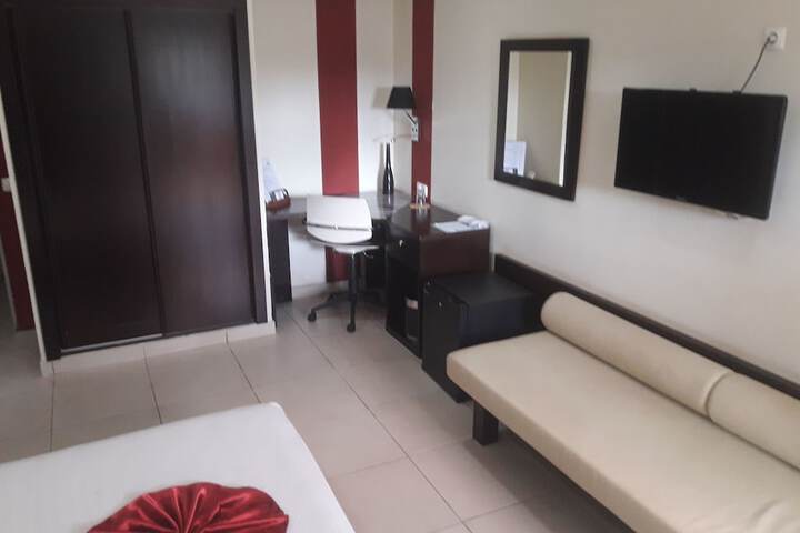 Room 6 of 39