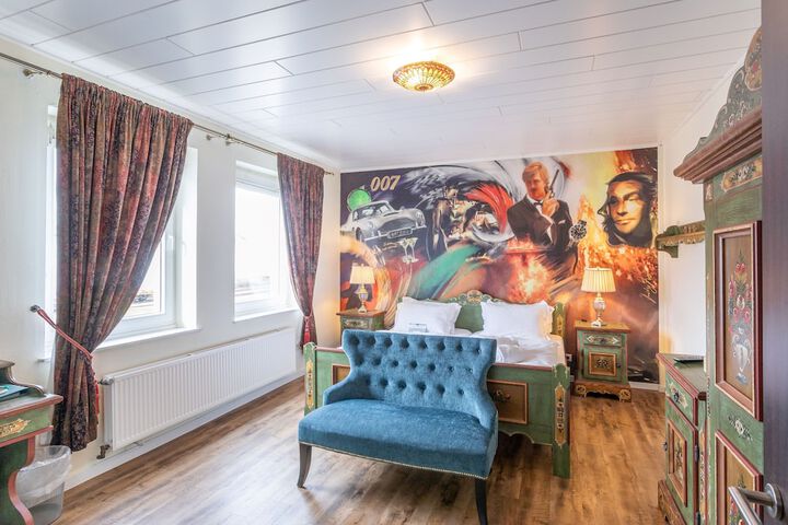 Room 52 of 135