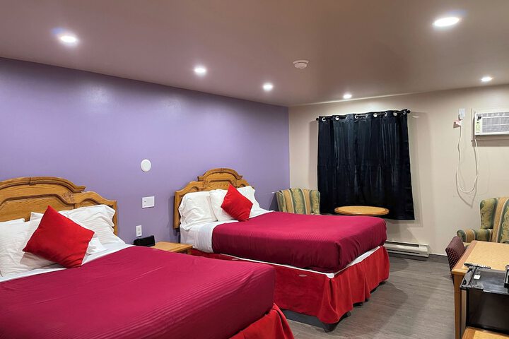Room 8 of 40