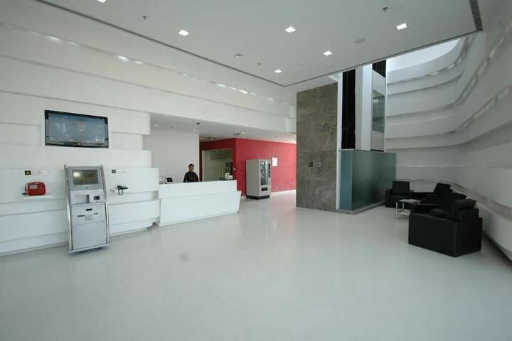 Entrance & Lobby