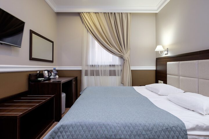 Room 10 of 49