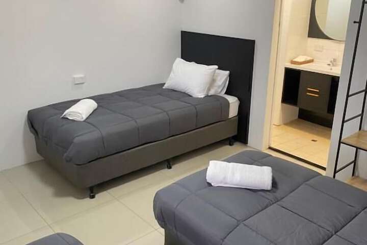Room 6 of 32