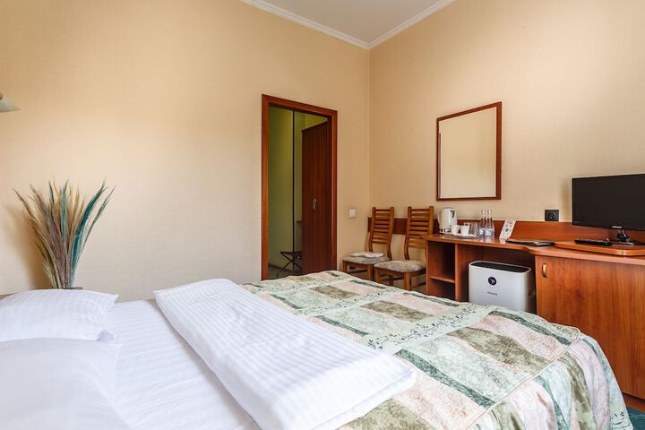 Room 30 of 65