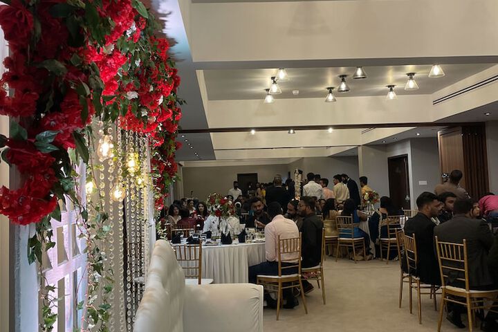 Ballroom/Hall 131 of 148