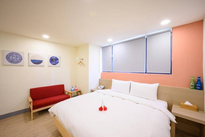 Room 13 of 31