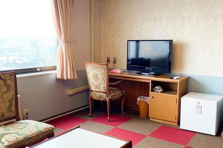 Room 15 of 33