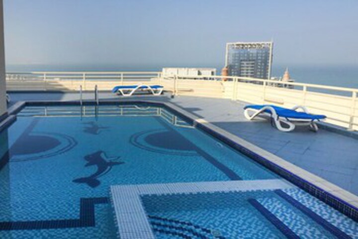 Pool 10 of 16