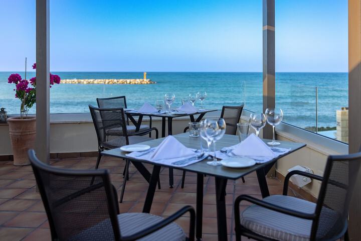 Dining 96 of 136