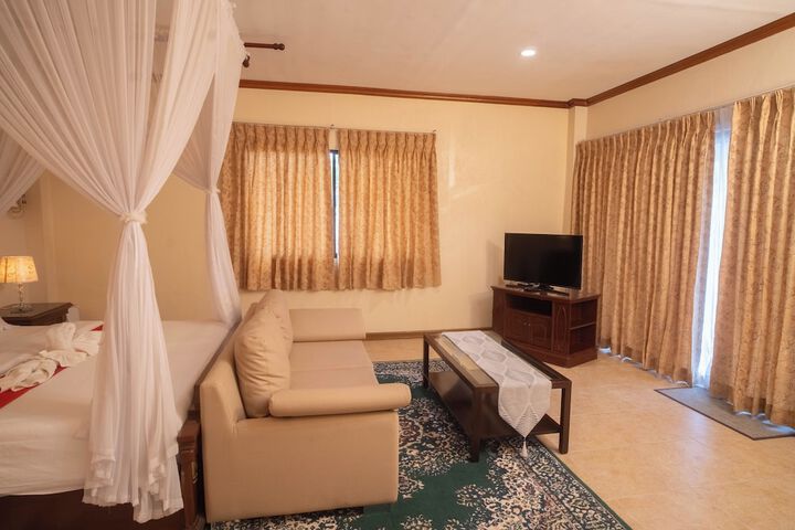Room 4 of 53