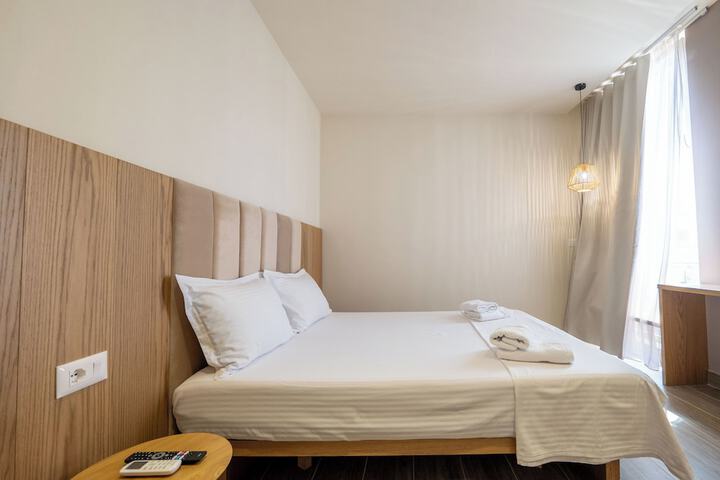 Room 18 of 175