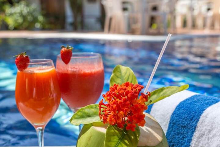 Pool Hotel