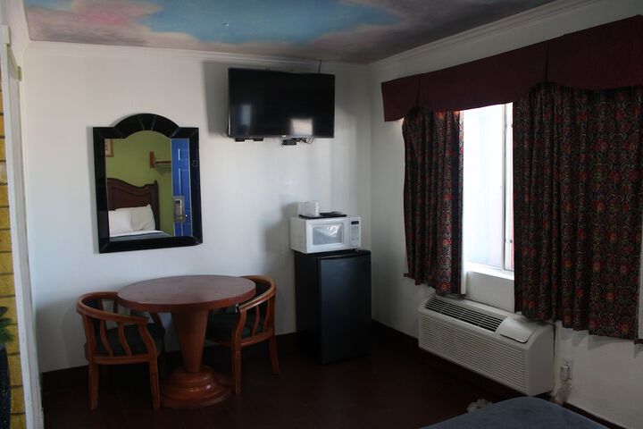 Room 19 of 68