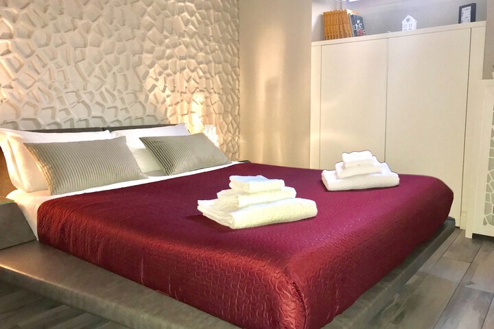 Room 10 of 37