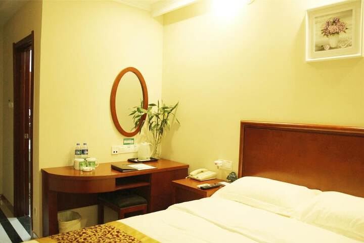 Room 30 of 57