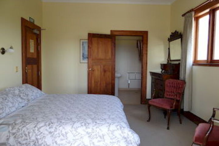 Room 8 of 26