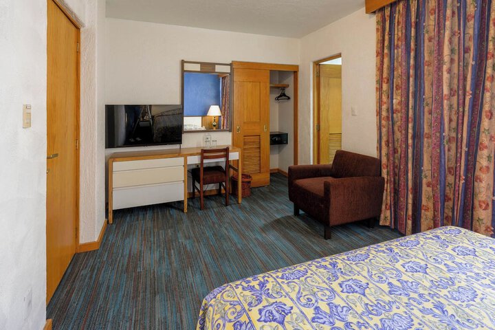 Room 17 of 42