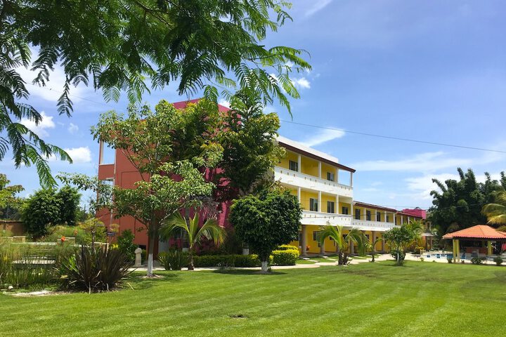 Hotel Exterior 51 of 58