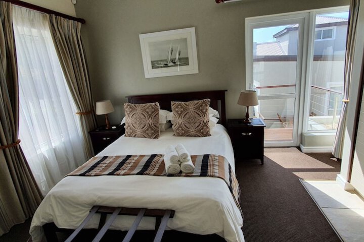 Room 6 of 49