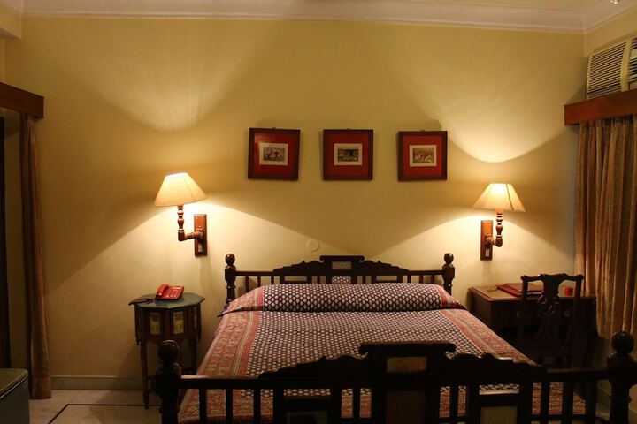 Room 5 of 39
