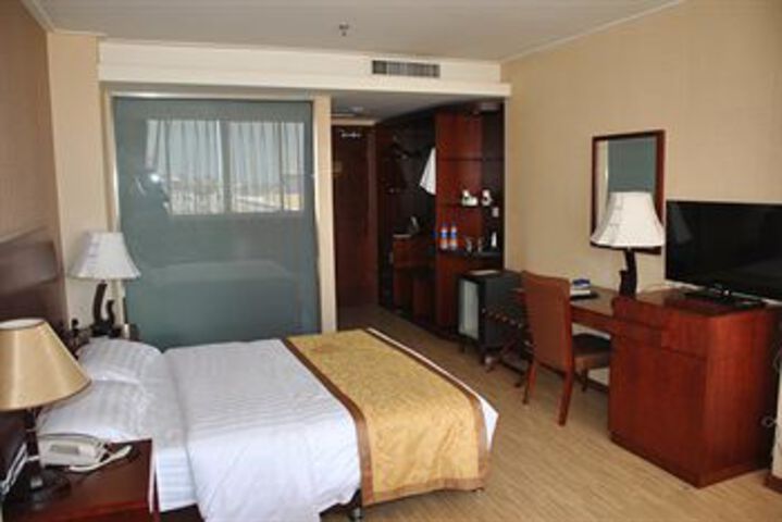 Room 11 of 26