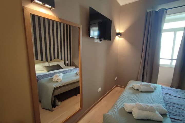 Room 12 of 50