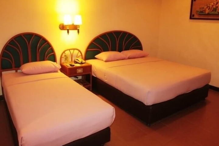 Room 11 of 21