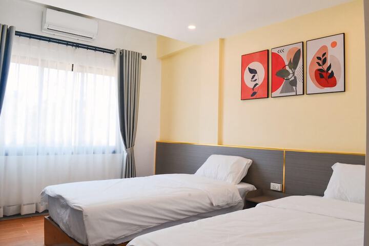 Room 11 of 22