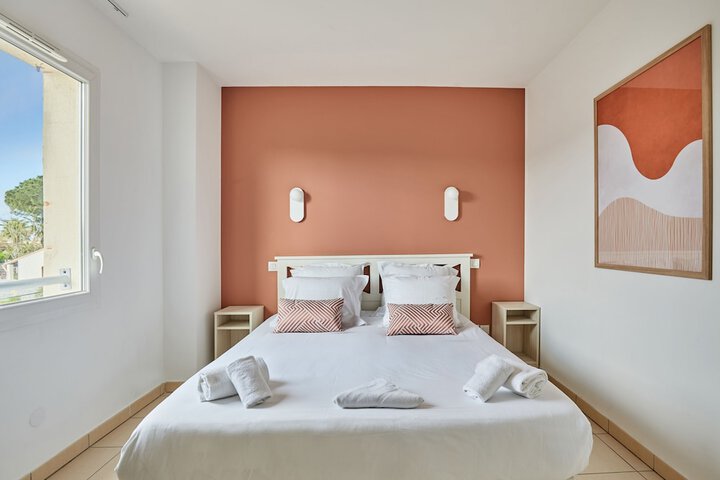 Room 14 of 38