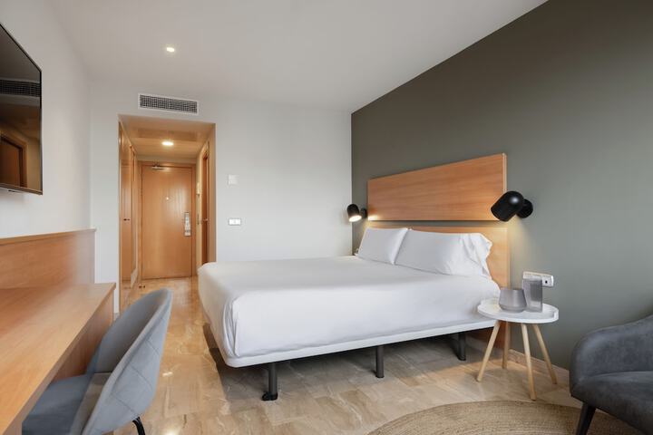 Room 10 of 30