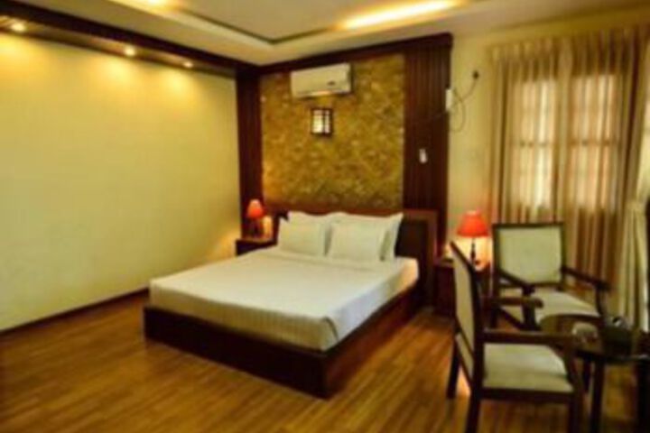 Room 9 of 20