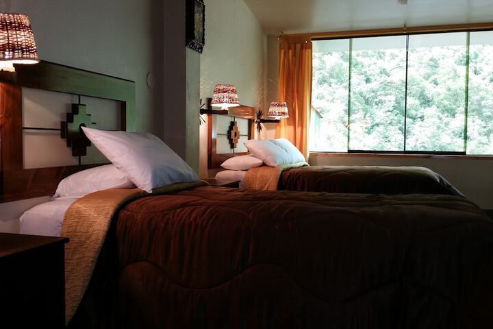 Room 19 of 38