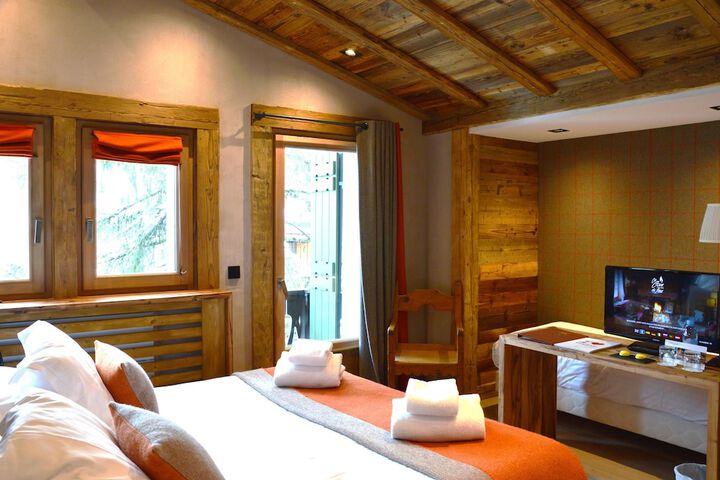Room 4 of 75