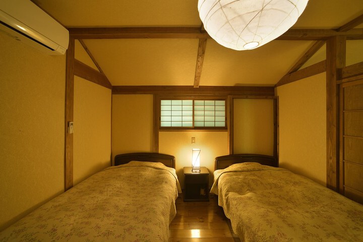 Room 10 of 73