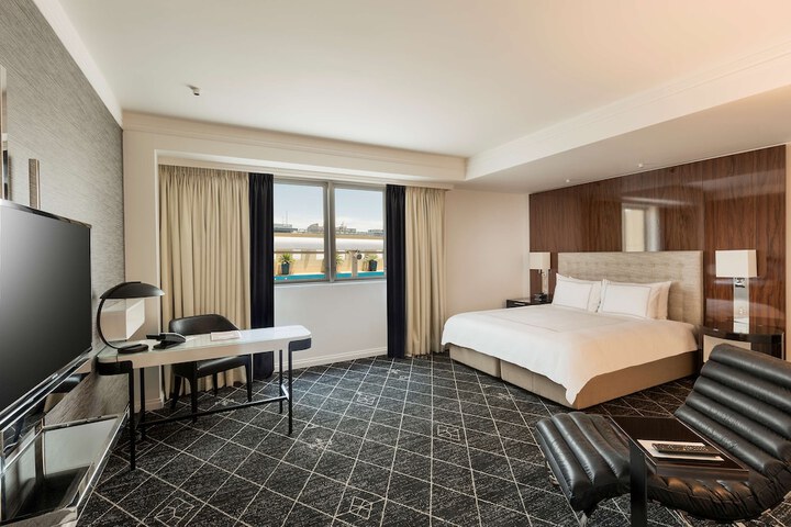 Room 34 of 138