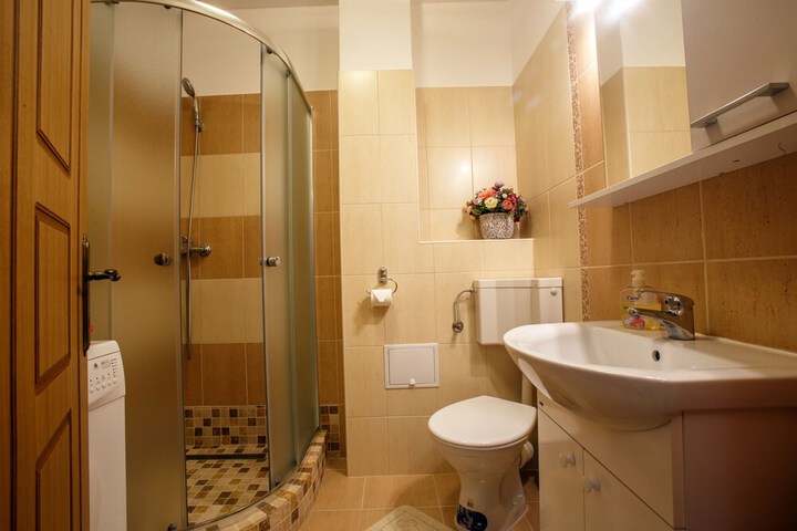 Room 8 of 13