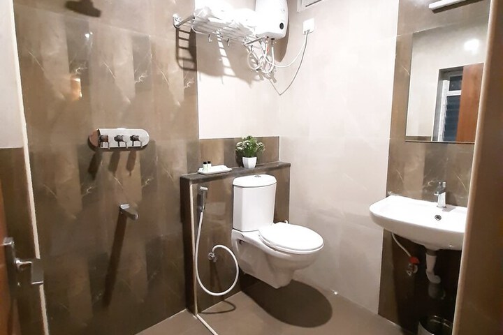 Room 33 of 72