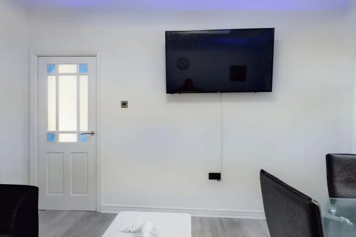 Room 3 of 23