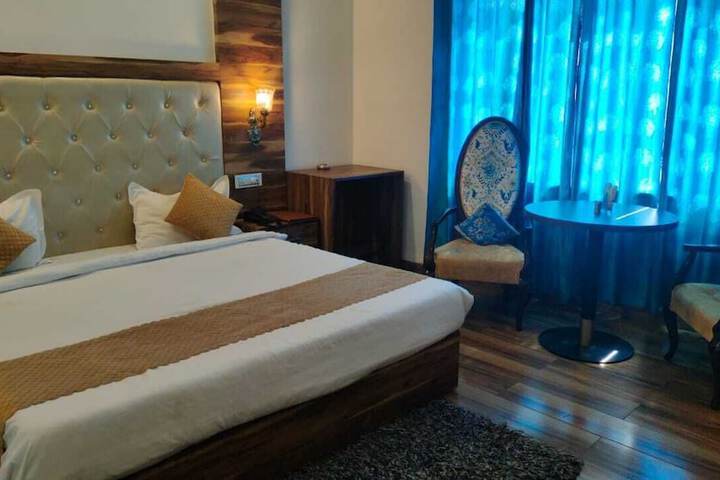 Room 29 of 73