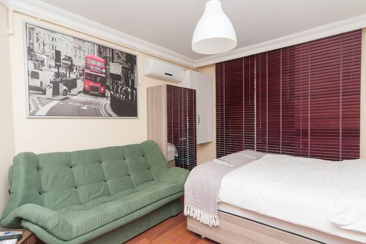 Room 12 of 27