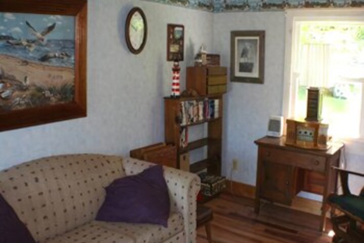 Room 6 of 17